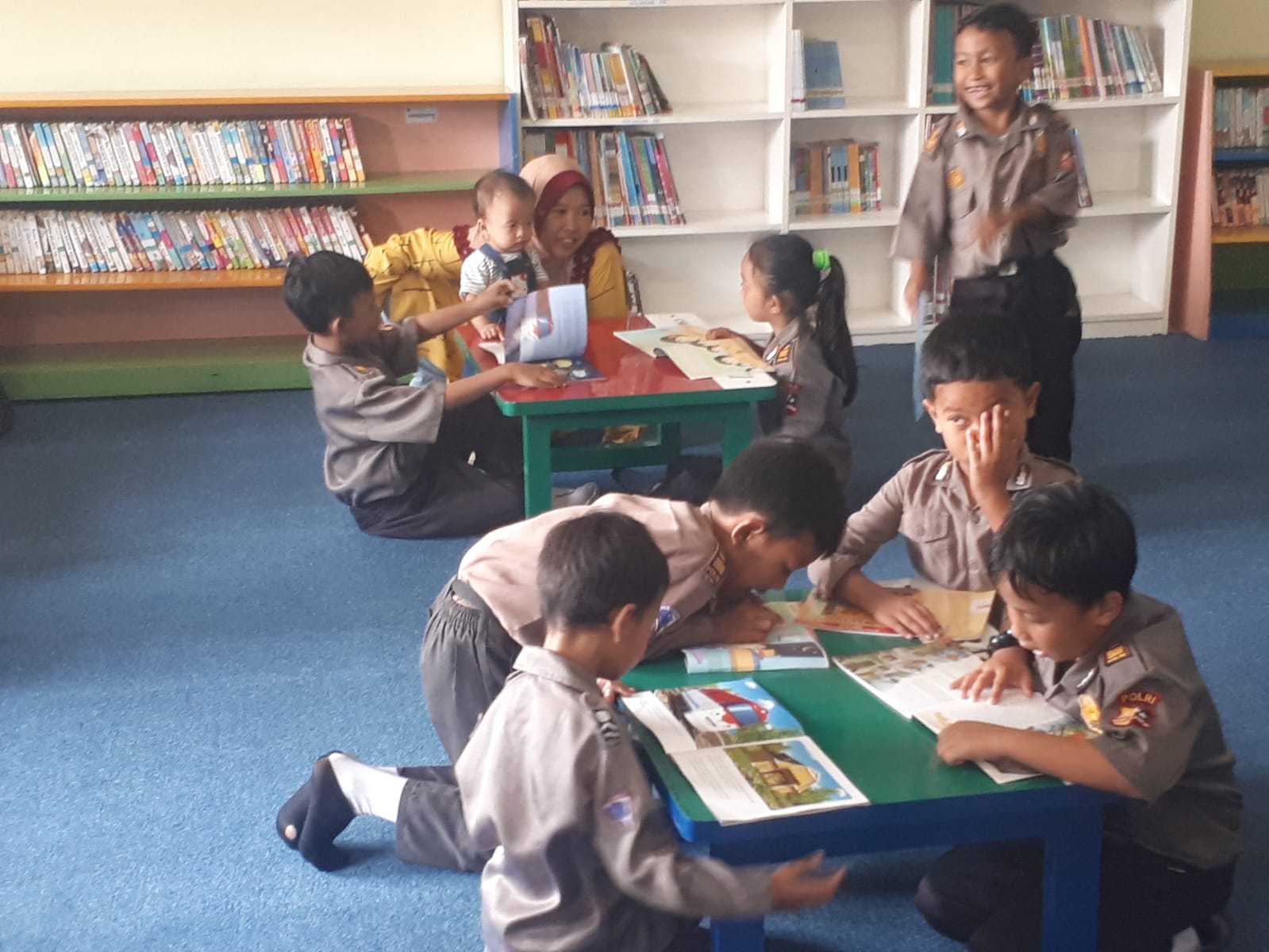 Wisata Literasi - Kunjungan Perpustakaan Bersama RA Fathimiyah